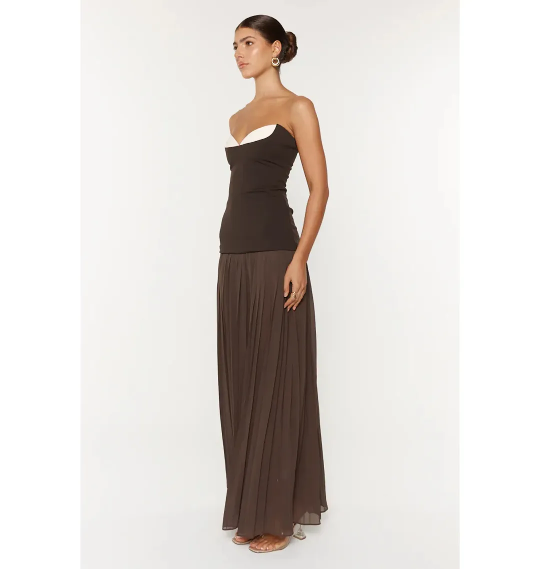 She is OLLA Nicolette Dress in Espresso Size L/AU12 for rent on The Volte - main image