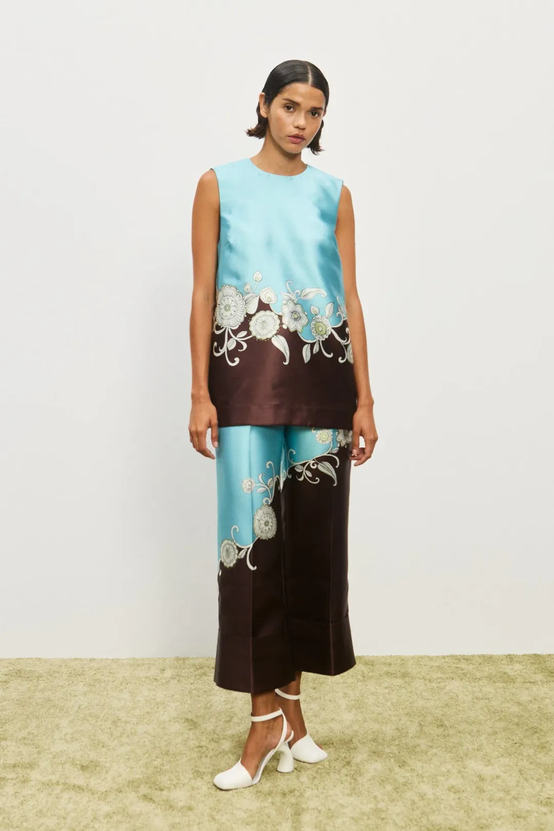 Alemais Gia Pants Prints Size AU 6 for rent on The Volte - main image