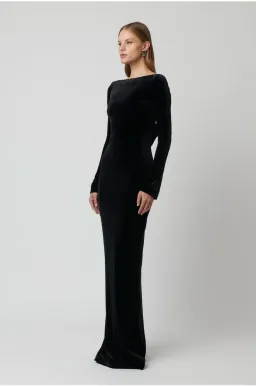 Effie Kats Yasmine Gown in Black Size S / AU 8 for rent on The Volte - image 2