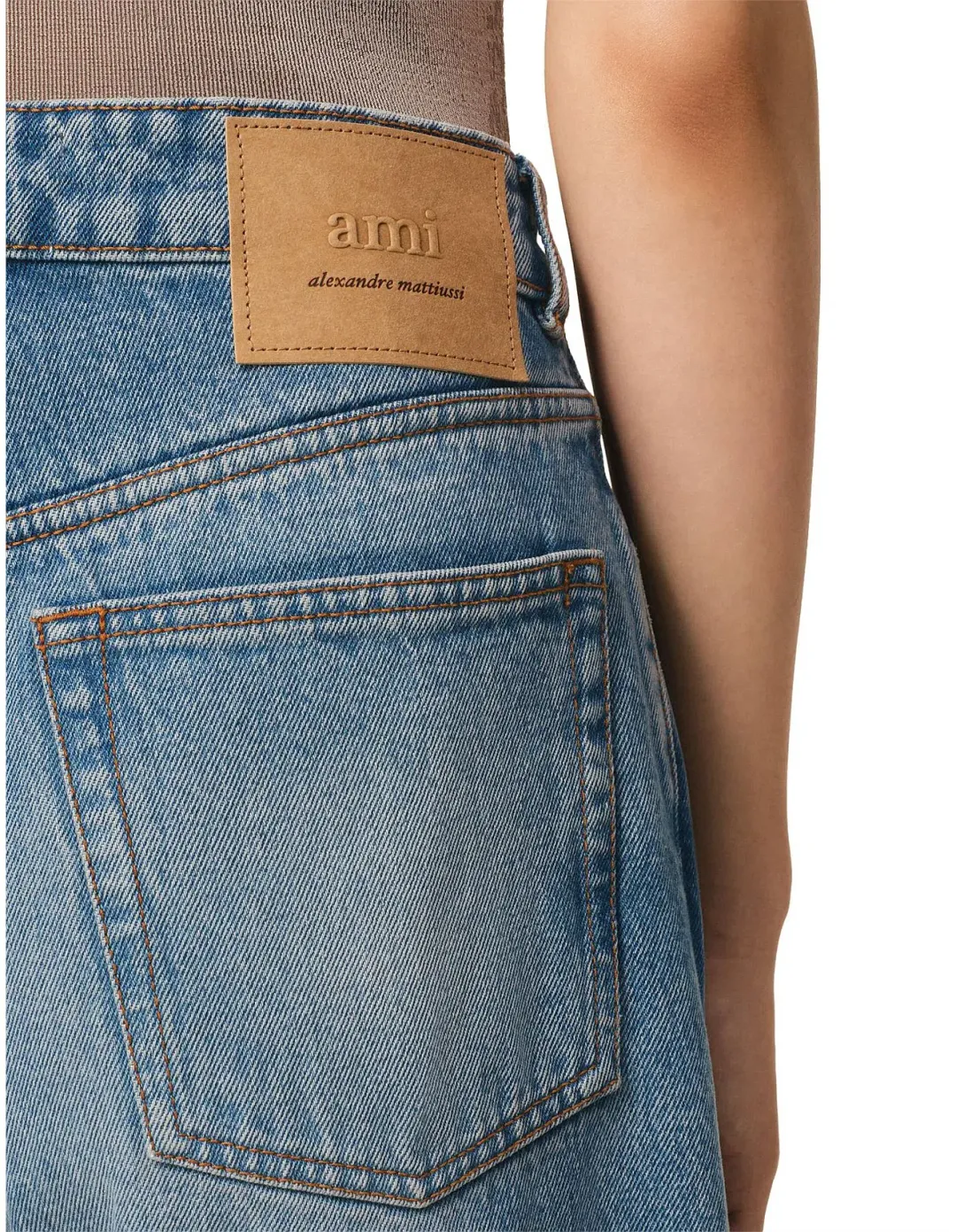 Ami Large Fit Jeans in Used Indigo Denim Size 6/XS for rent on The Volte - main image