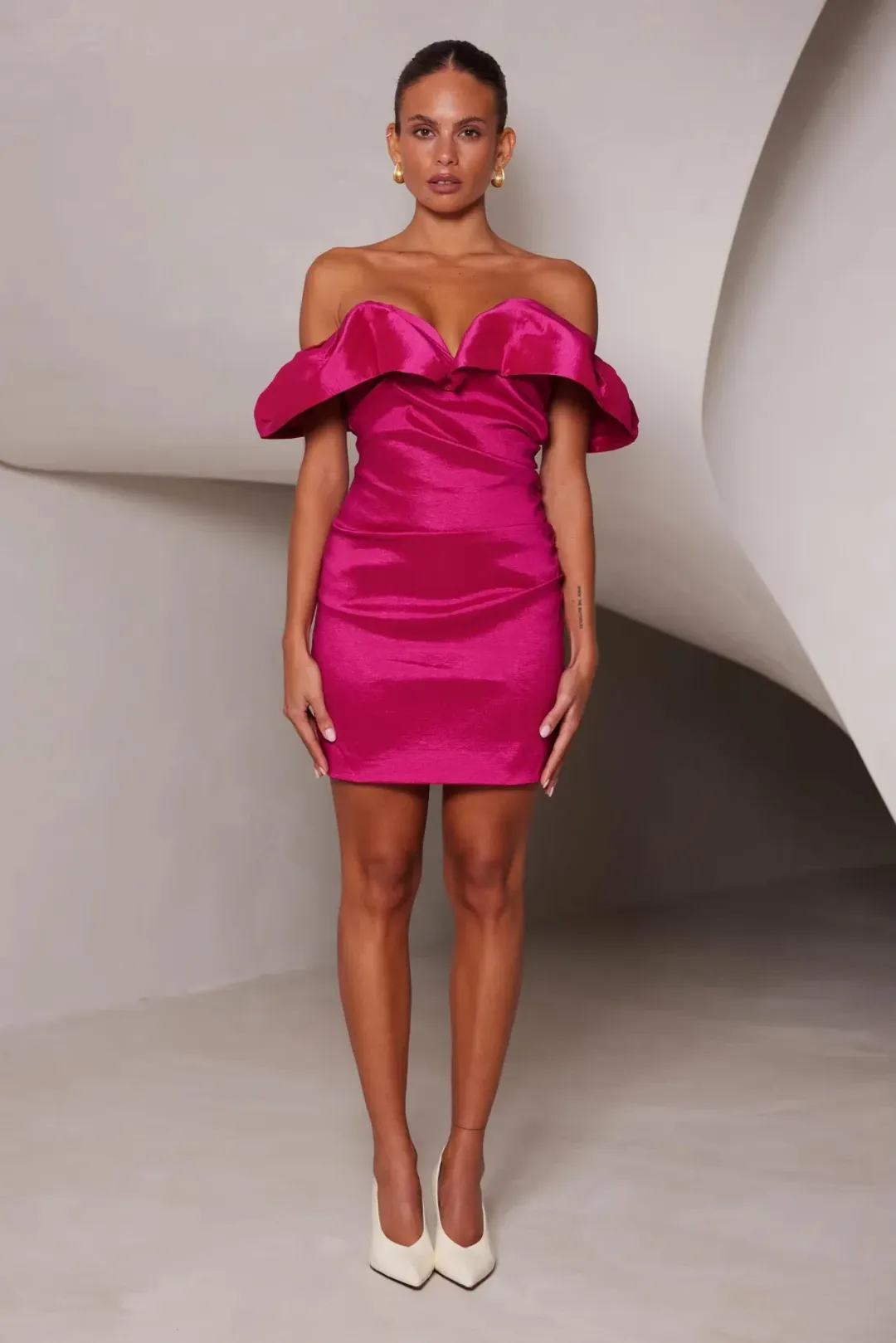 Elle Zeitoune Avi Mini Raspberry Size 8/10 for rent on The Volte - main image