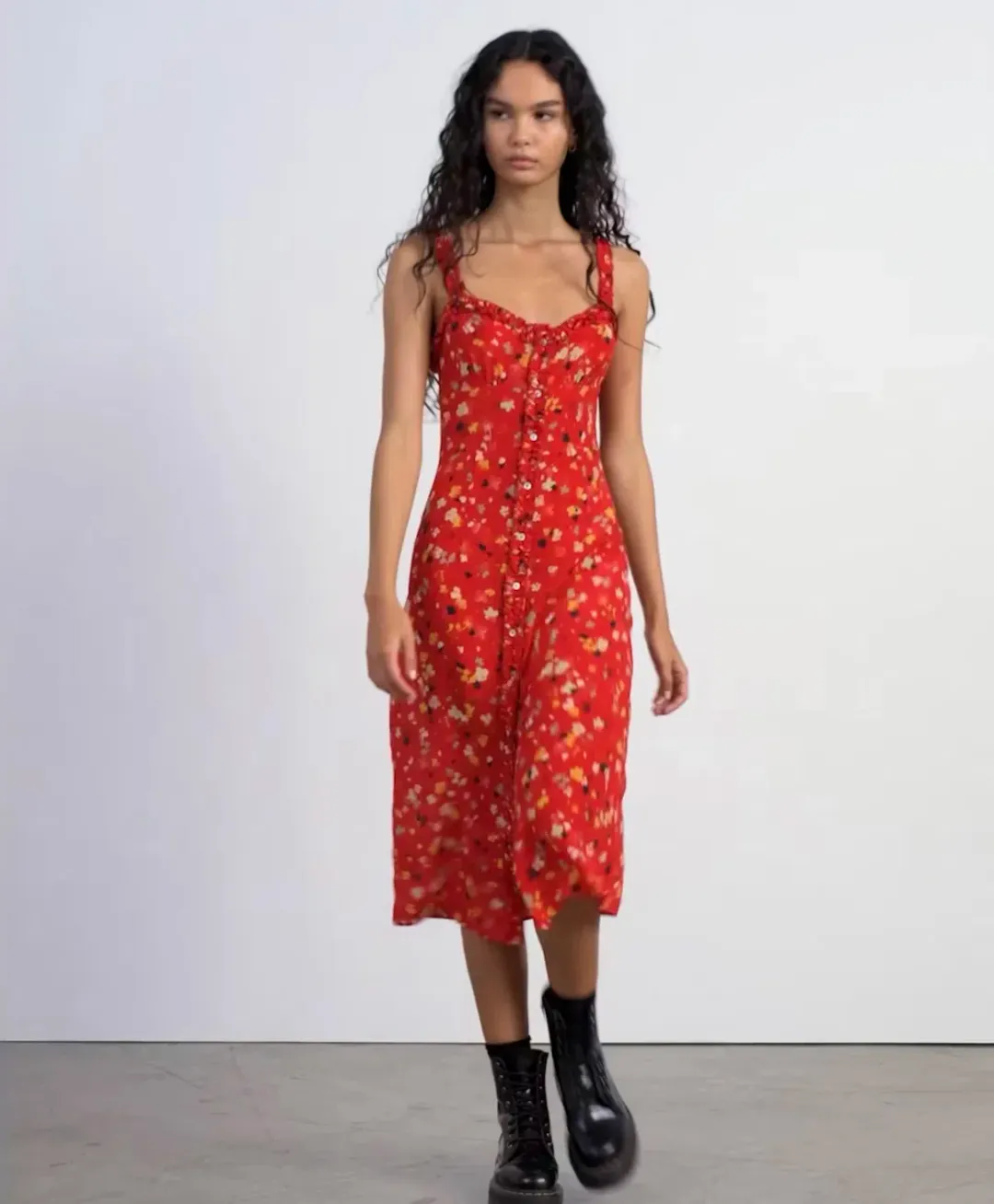 Realisation Par The Juliet in Rouge Fleur in Size M/AU 10 for rent on The Volte - main image