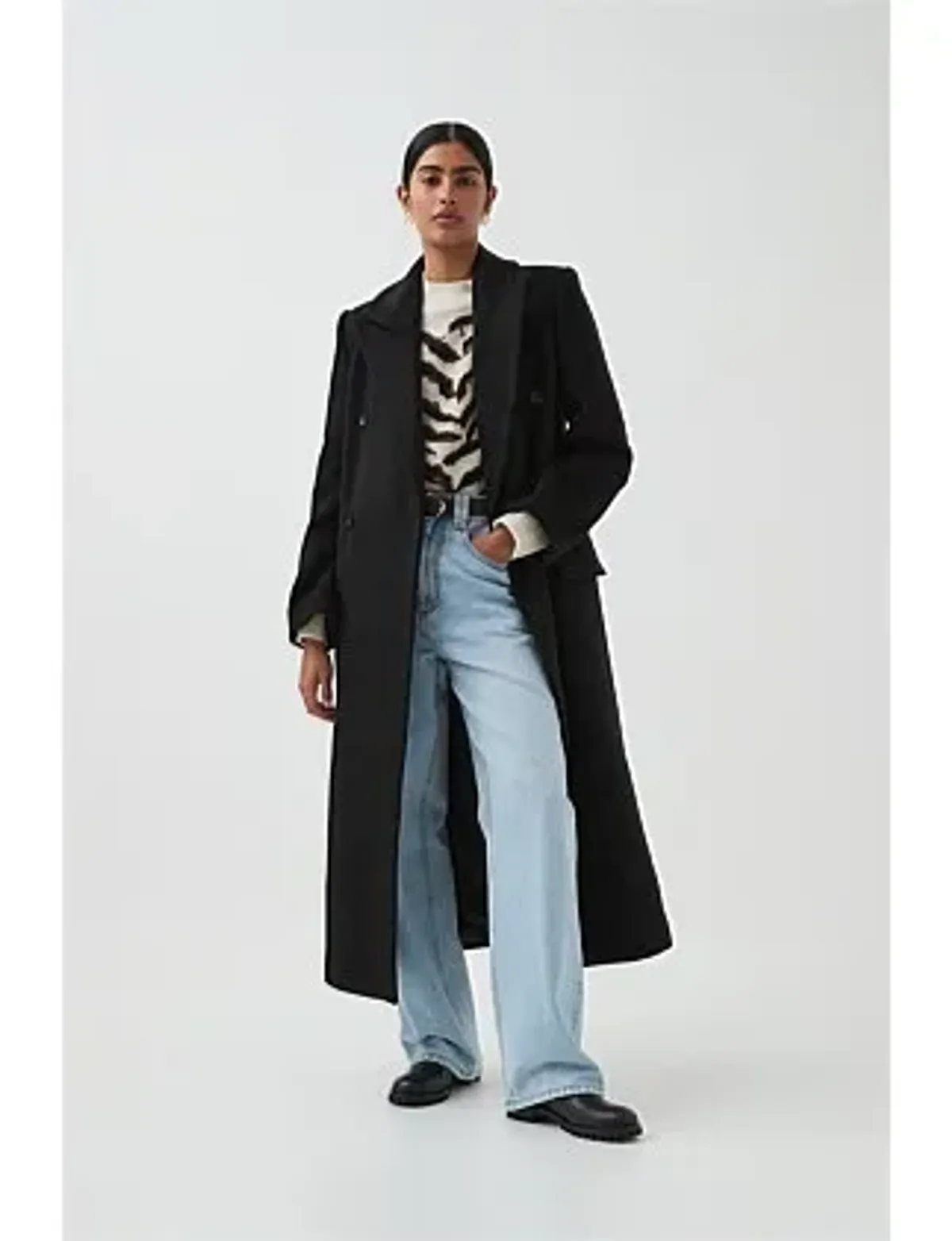 CARTER COAT for rent on The Volte - main image
