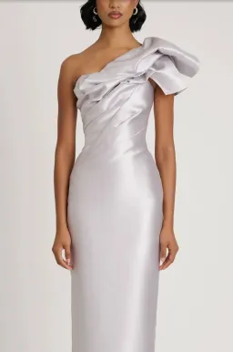 Eliya The Label Ashton Gown Silver Size S / AU 8 for rent on The Volte - image 5