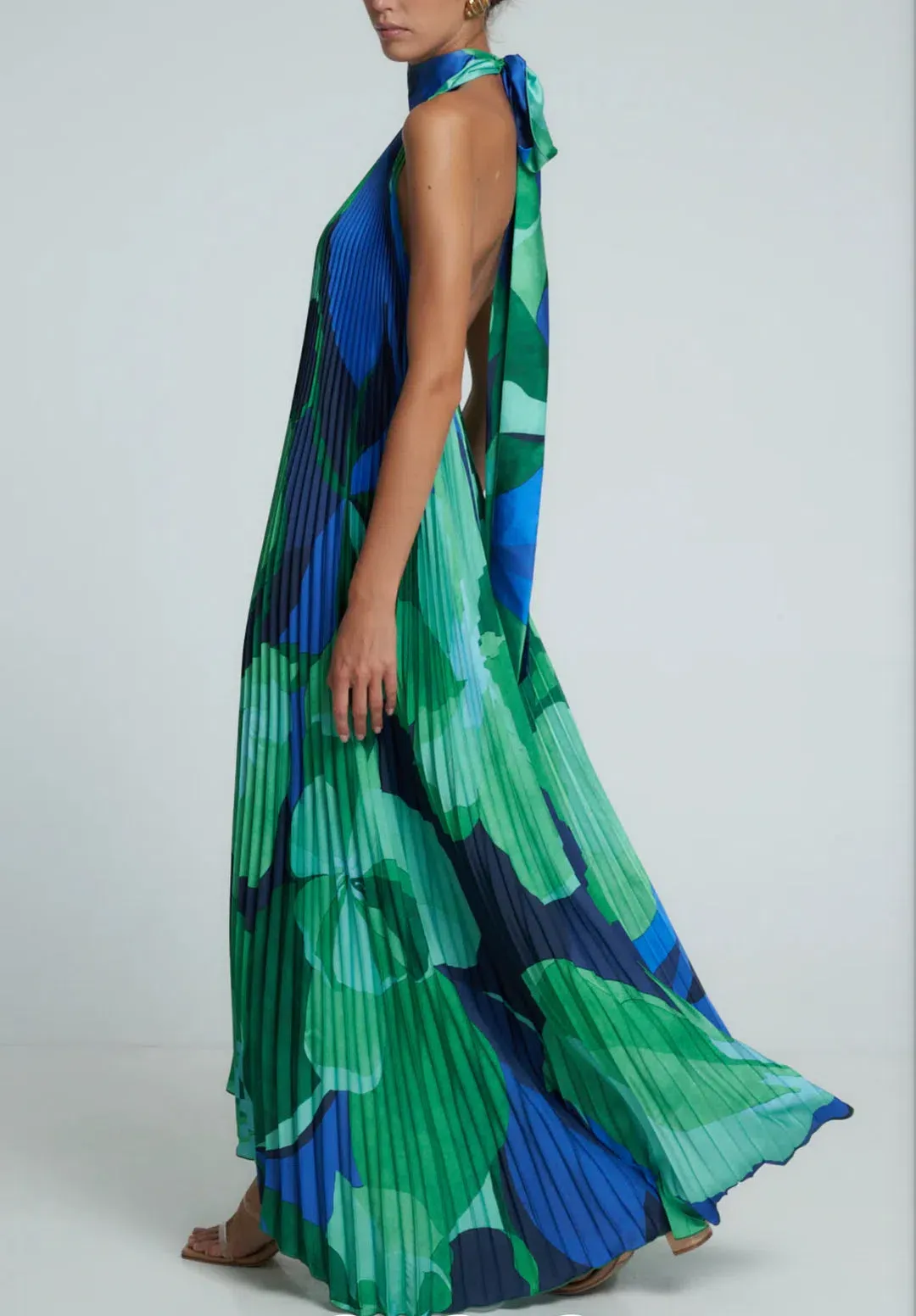 L'IDEE OPERA GOWN IN CAPRI GREEN SIZE 10 for rent on The Volte - main image