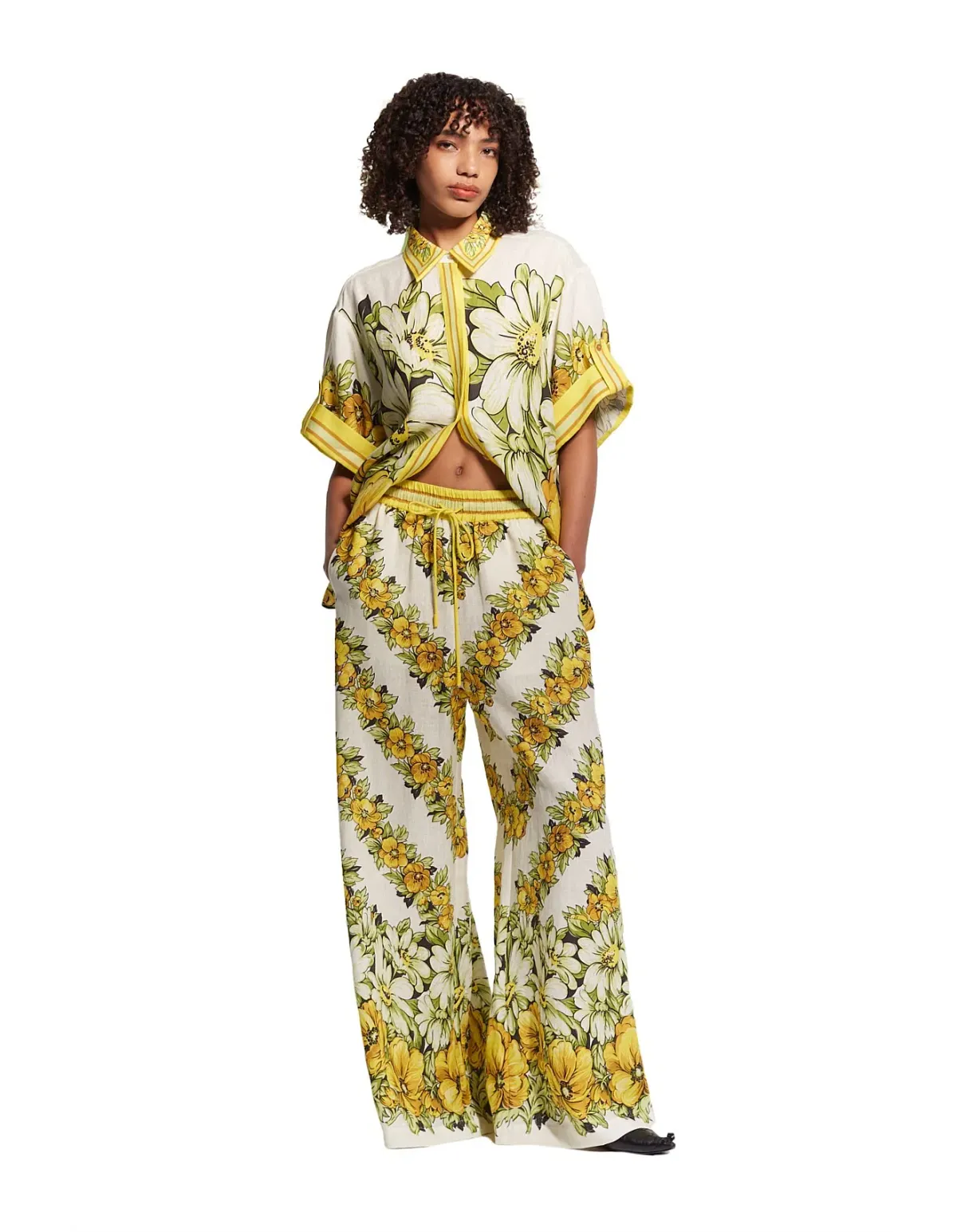Gisela Linen Set for rent on The Volte - main image