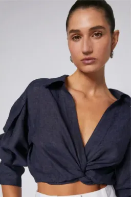 Italian linen navy set for rent on The Volte - image 1