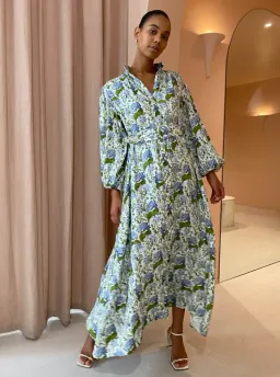 Palm Noosa Noddy Dress In Blue Blooms Size 8 for rent on The Volte - image 6