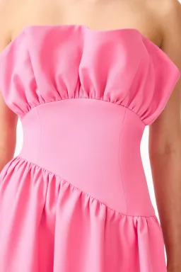 Elliatt Laurel Sleeveless Maxi Pink / Size 6 for rent on The Volte - image 4