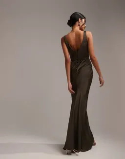 ASOS DESIGN satin maxi dress with twist front detail in forest green Size 38 for rent on The Volte - image 1