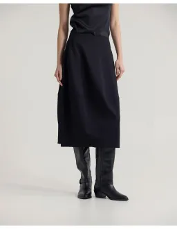Oxford Sybil Stretch Knit Skirt Black Size 12 for rent on The Volte - image 5