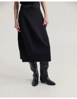 Oxford Sybil Stretch Knit Skirt Black Size 12 for rent on The Volte - image 4