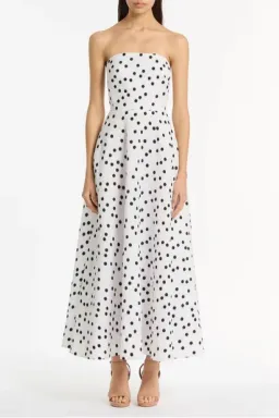 Jacquard A-Line Strapless Gown by Carla Zampatti Size 8 for rent on The Volte - image 1