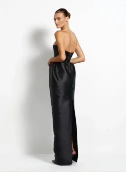 Effie Kats Peyton Gown in Black Size 8 for rent on The Volte - image 3