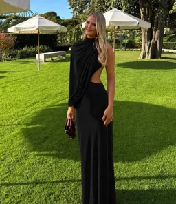 Effie Kats Aleksi Gown Rio Black 6 for rent on The Volte - image 1