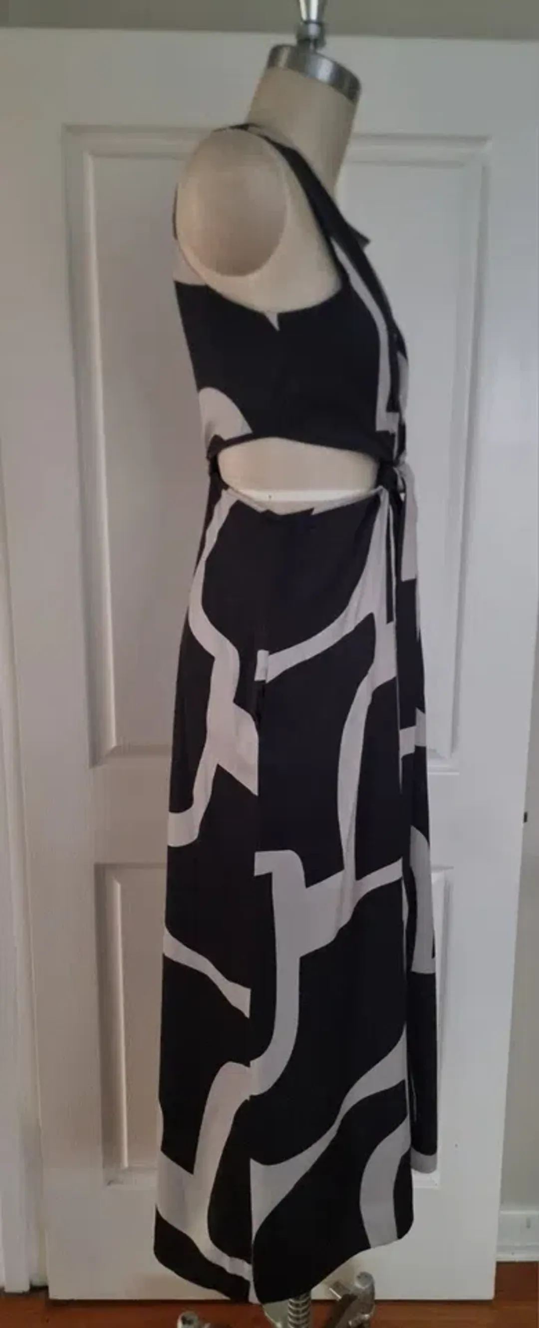 COUNTRY ROAD Print Column Maxi Dress in Stone Geo Print Size 12 - - Black & Stone Golden Brown for rent on The Volte - main image
