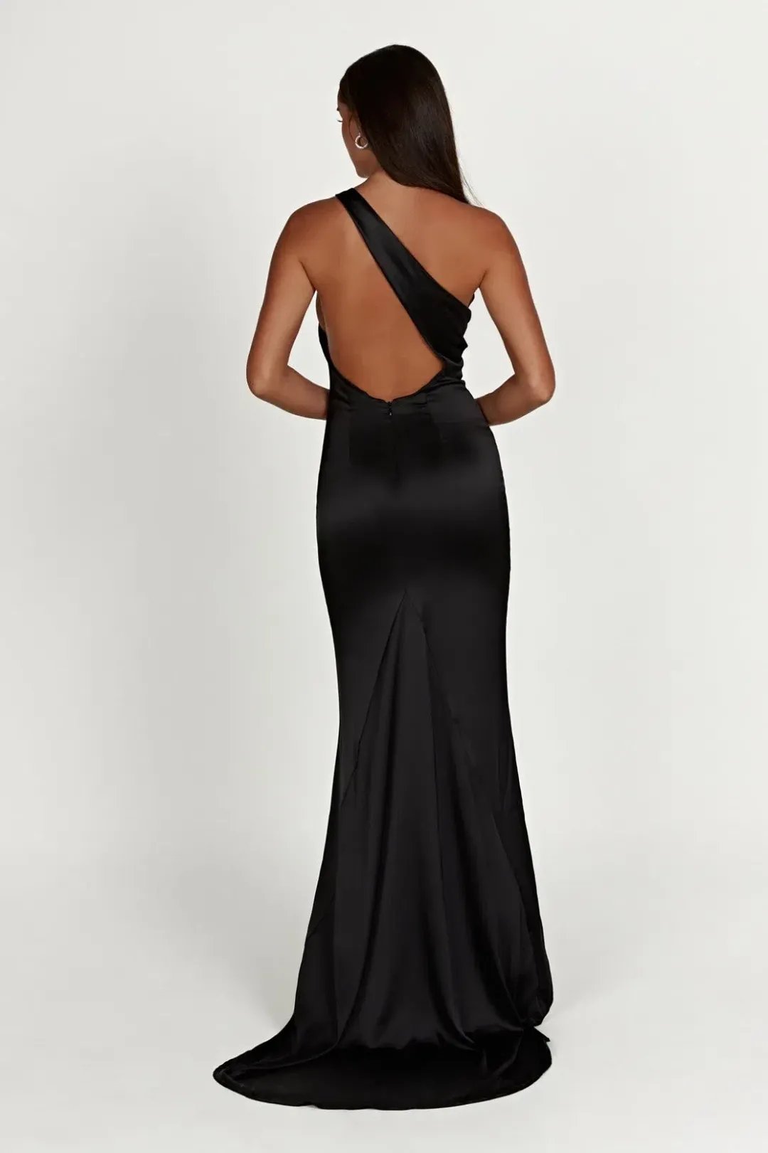 Harper One Shoulder Gown - Black Size M for rent on The Volte - main image