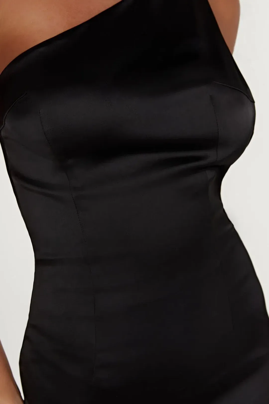 Harper One Shoulder Gown - Black Size M for rent on The Volte - main image