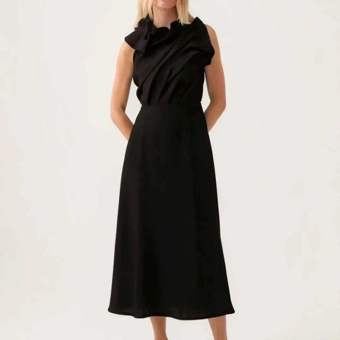 🖤 AJE Genesis Midi Dress – Black – Size 8 AU🖤 for rent on The Volte - main image