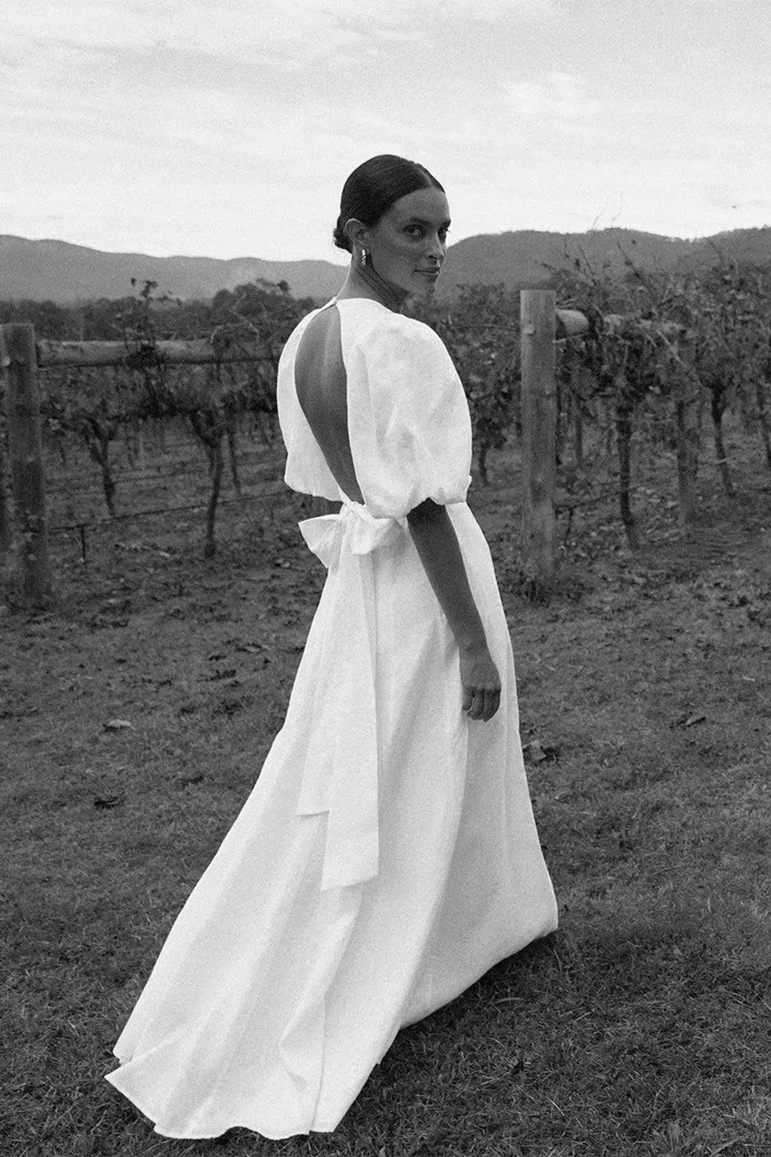 Dissh Aisle Linen Backless Dress White Size 8 for rent on The Volte - main image