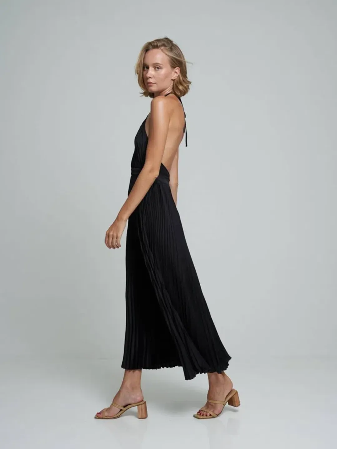 L'Idee Reveil Gown Black Size 10 for rent on The Volte - main image