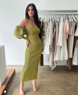 L’Idee Sirene Gown Green Size 12 for rent on The Volte - image 4