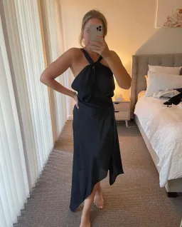 One Fell Swoop Audrey Dress Black Air Po Size 10 for rent on The Volte - image 4