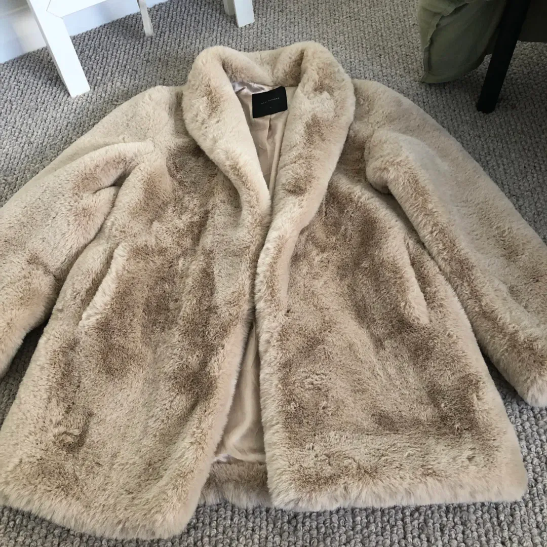 San Sloane Crawford Faux Fur Jacket Light Tan Size XS / Au 6 for rent on The Volte - main image