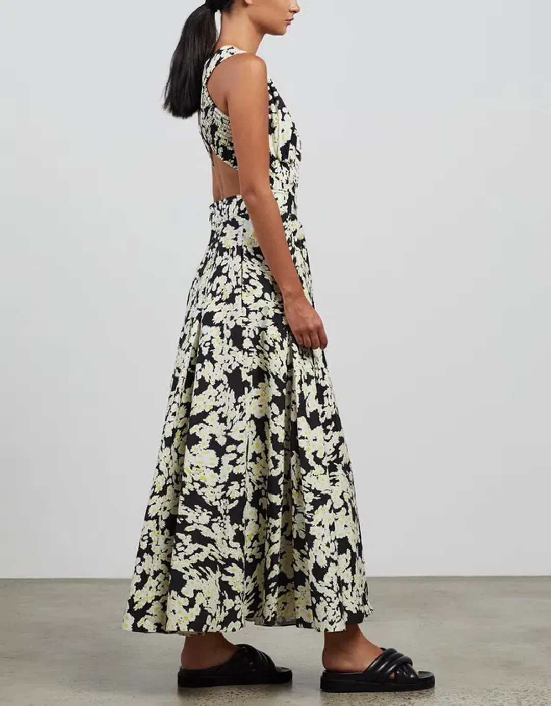 Camilla And Marc Ellie Maxi Dress In Daisy Print Size 4 for rent on The Volte - main image