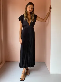 Lidee Gala Gown in Noir Black Size 6 for rent on The Volte - image 1