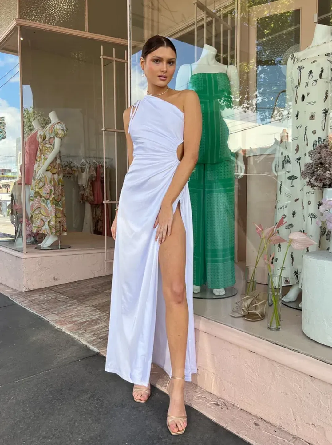 Sonya Moda Nour Maxi Dress In White Size AU 6 for rent on The Volte - main image