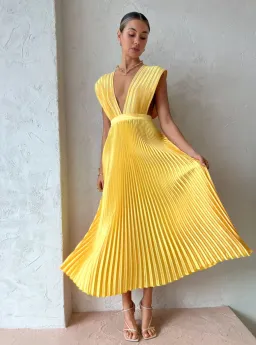 L'idée Gala Gown Canary Yellow Size AU 12 for rent on The Volte - image 1