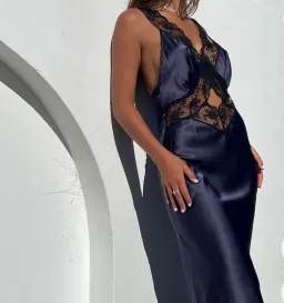 Sir The Label Aries Cut Out Gown In Navy Size 1 / AU 8  for rent on The Volte - image 7