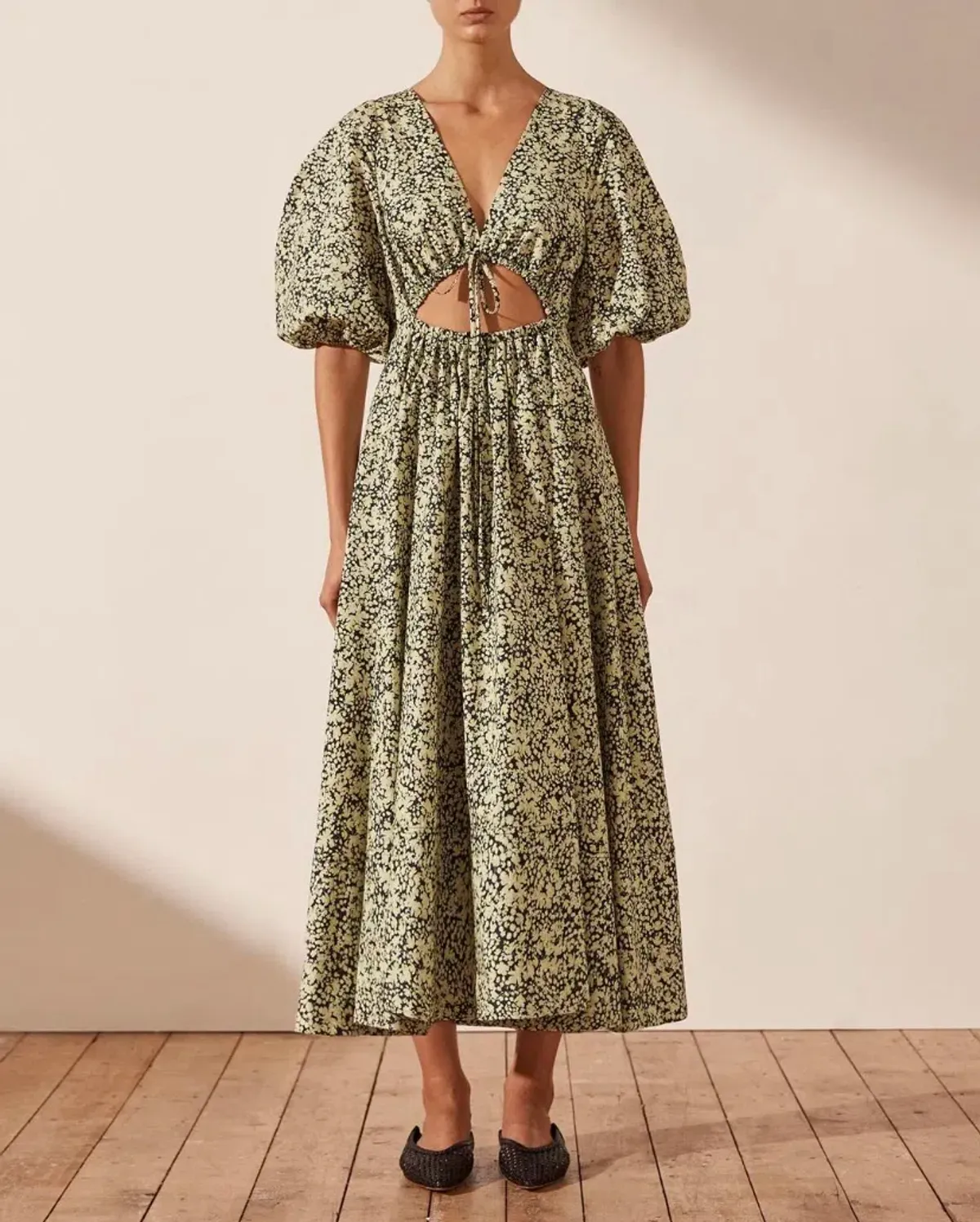Shona Joy Tracey Short Sleeve Cut Out Midi Dress Tracey Print Size 14 for rent on The Volte - main image