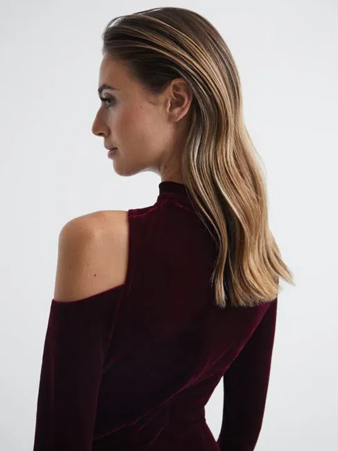 Reiss Tatiana Velvet Cut-out Shoulder Dress Black Size AU 6 for rent on The Volte - main image