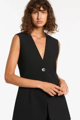 Sir the Label Leni Structured Vest Size 6/XS for rent on The Volte - image 3