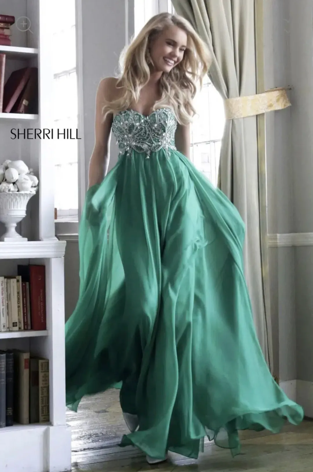 Sherri Hill 3907 Strapless Sweetheart Long Formal Dress Emerald Size 0 / Aus 4 for rent on The Volte - main image