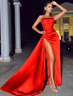 Miss Circle Holly Crystalised Dress Red Size 10 for rent on The Volte - image 2