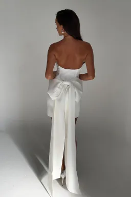 Meshki Meredith Strapless Bow Mini Dress White Size 16 for rent on The Volte - image 3