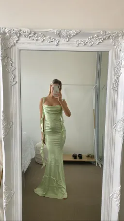 Nana Jacqueline The Caroline Dress Green Size 6 for rent on The Volte - image 4