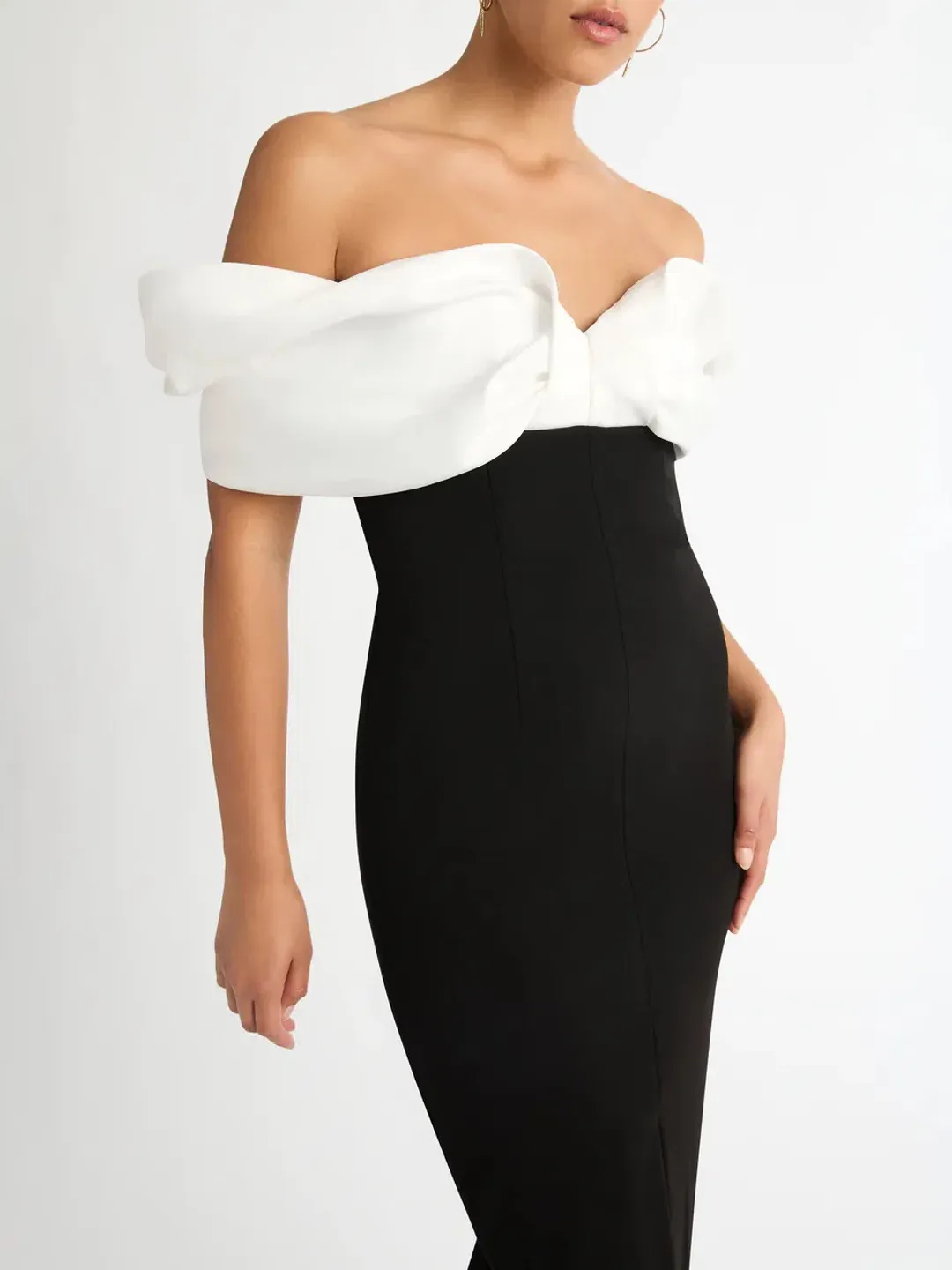 Sheike Jillian Dress Black Size AU 8 for rent on The Volte - main image