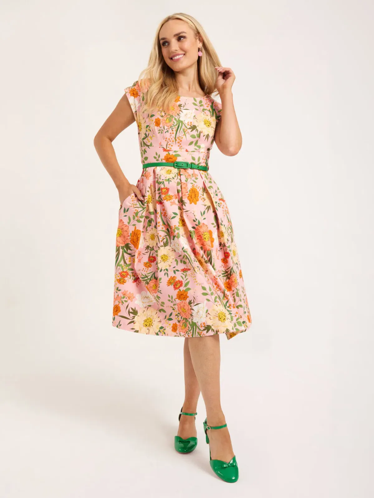 Review Avant Gardens Dress Blush Floral Size AU 12 for rent on The Volte - main image