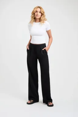 Kookai Oyster Low Rise Pant Black Size 34 / AU 6 for rent on The Volte - image 1
