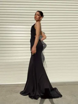 Gossip Gowns Ashleigh Jersey Gown Black Size 6 for rent on The Volte - image 2