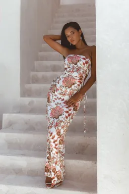 Sonya Moda Dima Dress in Paisley Print Size 6 for rent on The Volte - image 2
