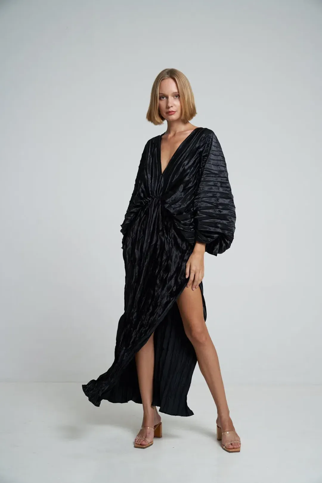 L’Idee Deluxe Gown Black Size 12 for rent on The Volte - main image