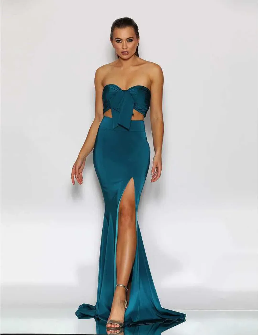 Jadore JX2043 Melinda 2 Piece Formal Dress Green Size 4 for rent on The Volte - main image