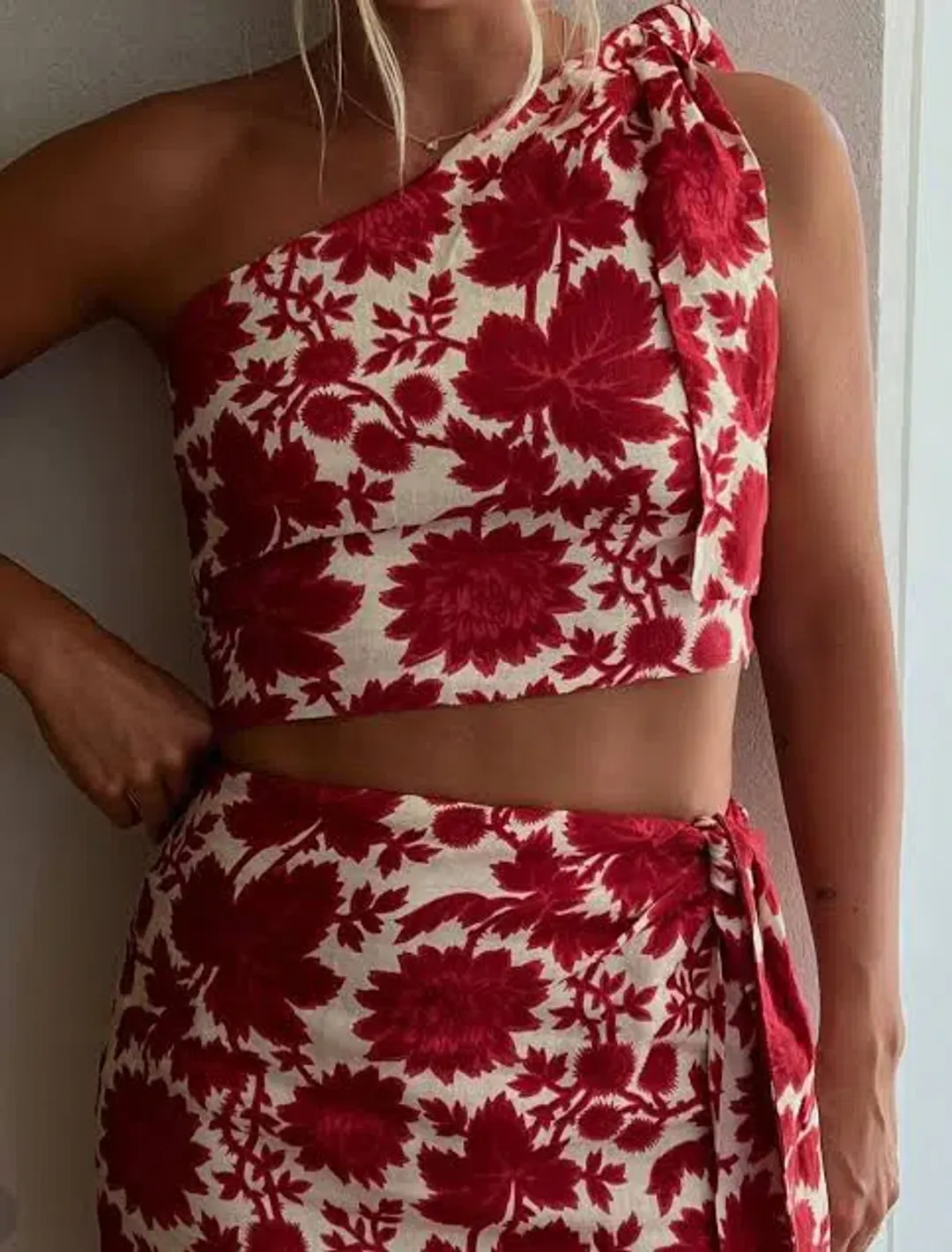 Sir the Label Cinta Tie Crop and Skirt Set Valentina Floral Print Size AU 8 for rent on The Volte - main image