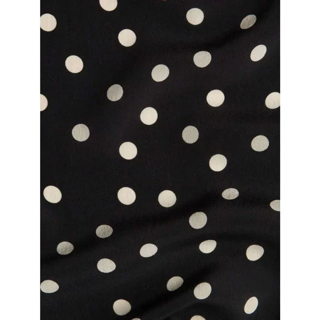 Réalisation Par The Violette Black & White Spot Size S/Au 8 for rent on The Volte - main image