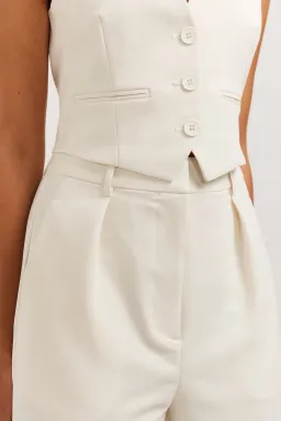 Henne Ari Shorts and Vest Set in Chalk Size 6 for rent on The Volte - image 2